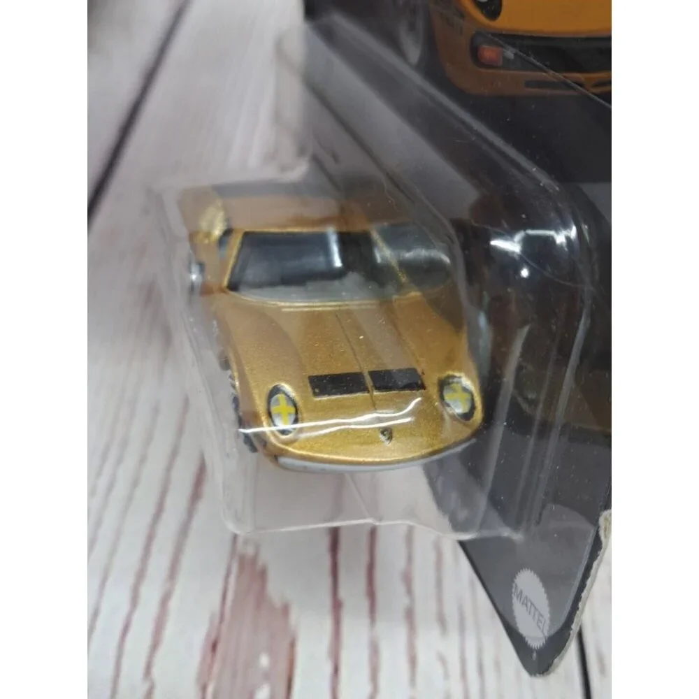 (2 Pack) 2024 Hot Wheels‎ 4/6 Vintage Racing Club 1971 Lamborghini Miura SV Gold